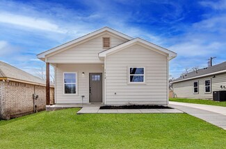 1412 E Leuda St, Fort Worth, TX 76104
