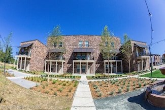 9207 R A Young Jr Dr, Barling, AR 72923