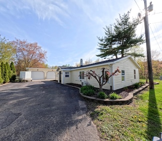 74961 24th Ave, South Haven, MI 49090
