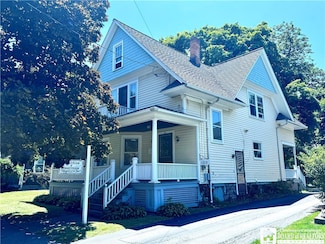 32 White St, Fredonia, NY 14063