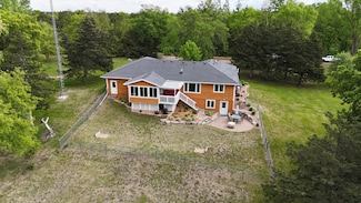 22905 5th St NW, New London, MN 56273