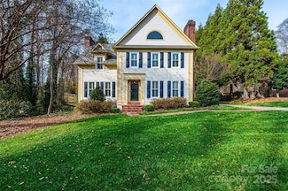 560 20th Avenue Ct NW, Hickory, NC 28601