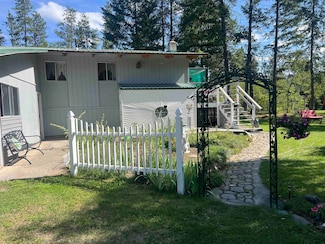 47 Steacker Rd, Laurier, WA 99146