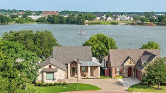914 Waterpoint Ct E, Granbury, TX 76048