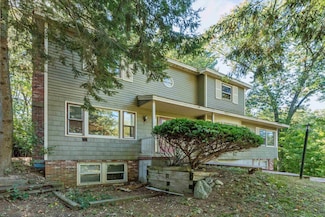 7 Fairhaven Rd, Nashua, NH 03060