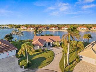 6752 Compton Ln N, Naples, FL 34104