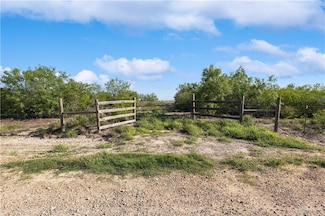 136 Paseo de La Mulada Rd, Rio Grande City, TX 78582