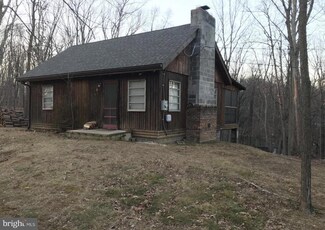 75 Upper Clubhouse Dr, Harpers Ferry, WV 25425