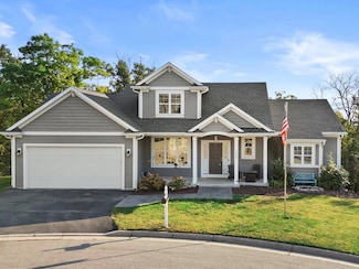 1155 La Salle Ct, Lake Geneva, WI 53147