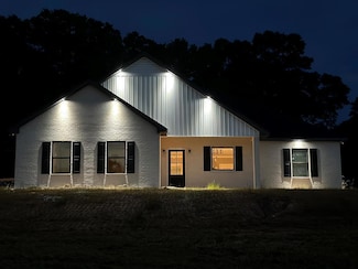 82 Theodore Dr, Poplarville, MS 39470