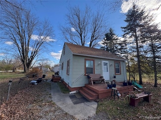 7315 Hollywood St, Romulus, MI 48174