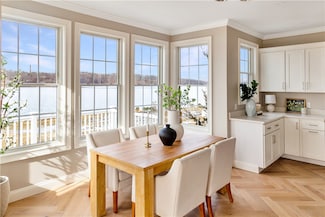 114 E Point Dr, East Providence, RI 02916