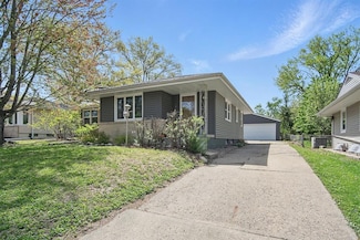 4118 Aurora Ave, Des Moines, IA 50310