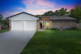 1302 Hemphill Dr, Cleburne, TX 76033