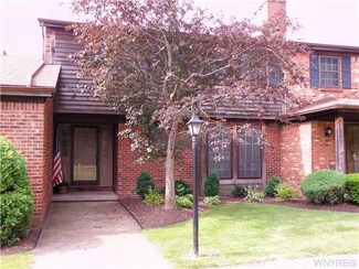 212 Wedgewood Dr, Williamsville, NY 14221