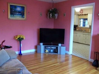 61 Everett St, Lawrence, MA 01843