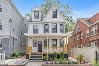 32 Palm St, Newark, NJ 07106