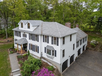 4 Rockwood Ln, Londonderry, NH 03053