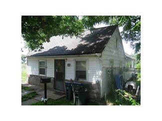 298 22nd Ave SW, Cedar Rapids, IA 52404