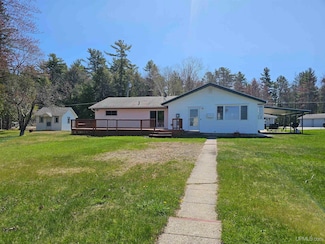 885 N Co Rd 441, Manistique, MI 49854