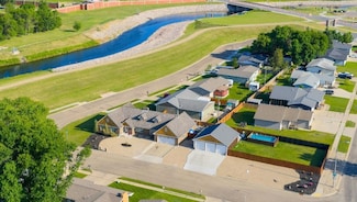 1521 5th Ave SW, Minot, ND 58701