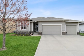 590 NE Meridian Dr, Waukee, IA 50263