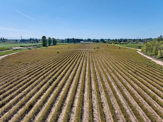 6815 S Knights Bridge Rd, Canby, OR 97013