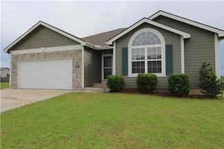 16209 Margie Ln, Basehor, KS 66007