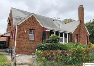 2407 Templeton St, Omaha, NE 68111
