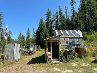 1896 Swede Pass Rd N, Evans, WA 99126