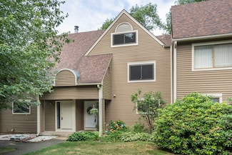 14 Wood Duck Ln Unit 14, Tariffville, CT 06081