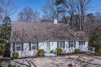 642 Chesapeake Dr, Irvington, VA 22480
