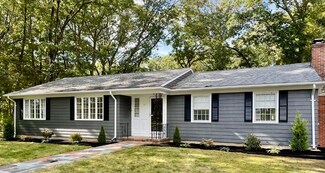 77 King Philip Rd, Pawtucket, RI 02861