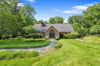 99 Stoney Brooke Dr, Ashland, KY 41101
