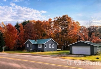 32874 Michigan 26, Toivola, MI 49965