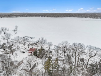 7814 Base Lake Dr, Dexter, MI 48130