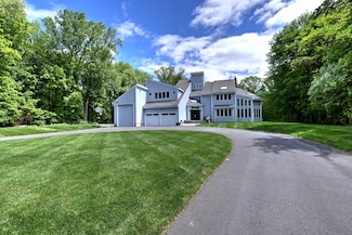 55 Hampton Close, Orange, CT 06477