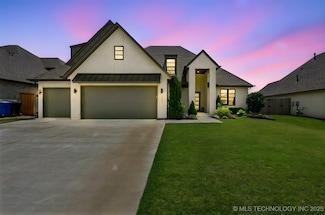 3009 W Van Buren Ct, Broken Arrow, OK 74011