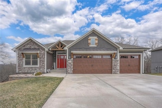 815 N Walnut Ln, Lone Jack, MO 64070