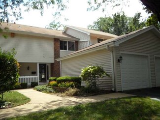 30W315 Oakmont Dr Unit 3, Naperville, IL 60563