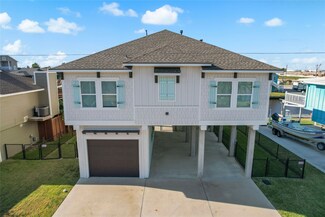 999 Redfish St, Bayou Vista, TX 77563