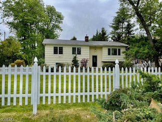 49 W Beechcroft Rd, Short Hills, NJ 07078