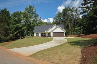 211 Valley Creek Dr, Walhalla, SC 29691
