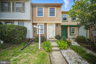 8282 Crestmont Cir, Springfield, VA 22153