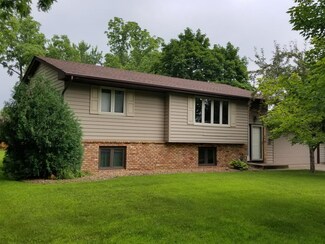 645 Gaston Ave, Saint Paul, MN 55126