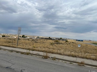 725 E State St, Rawlins, WY 82301