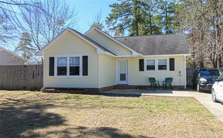 104 Duncan Rd, Spring Lake, NC 28390