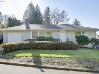 4920 SW Illinois St, Portland, OR 97221
