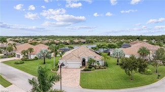 9052 Graphite Cir, Naples, FL 34120