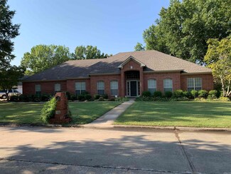 13 Shady Valley Dr, Conway, AR 72034